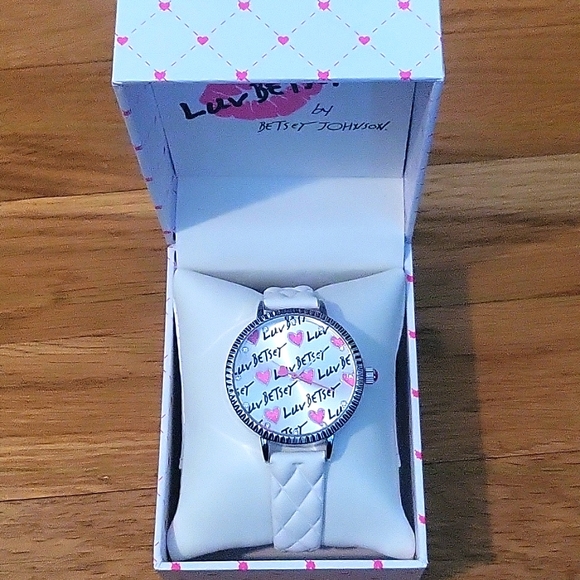 Luv Betsey - ✨New ✨ By Betsey Johnson Women's watch - Picture 5 of 5